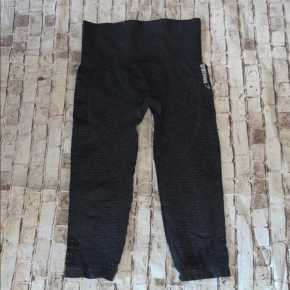 Gymshark crop pants 🔴